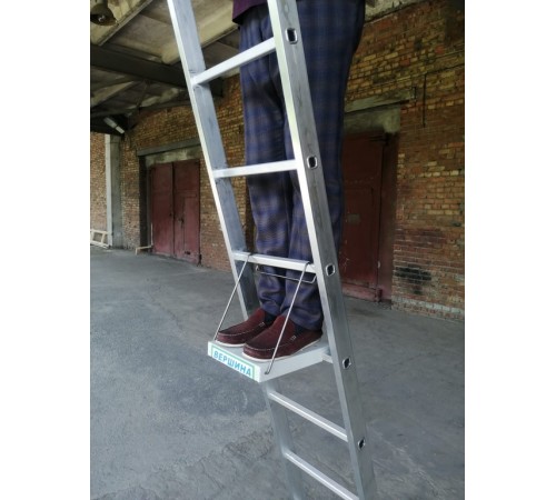 Ступень навесная для лестницы