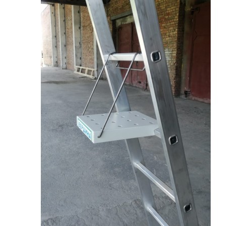 Ступень навесная для лестницы