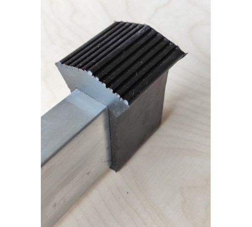 Упор поперечный 1100мм (резиновые насадки)