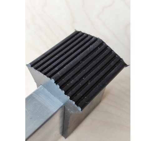 Упор поперечный 700мм (резиновые насадки)