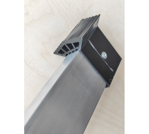 Упор поперечный 900мм (пластик.насадки)