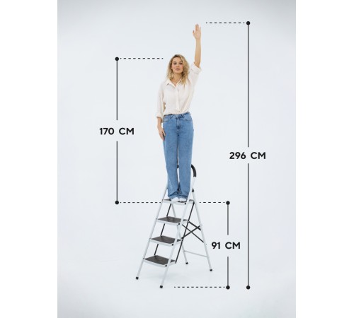 Стремянка 4-х ступенчатая Alterno с широкими антискользящими ступенями. 